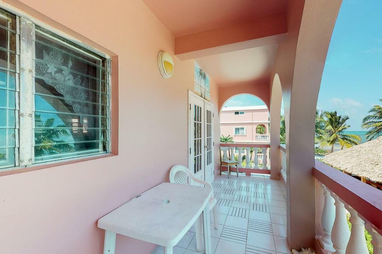 Palm @ Caribe Island Apartment ซานเปโดร ภายนอก รูปภาพ