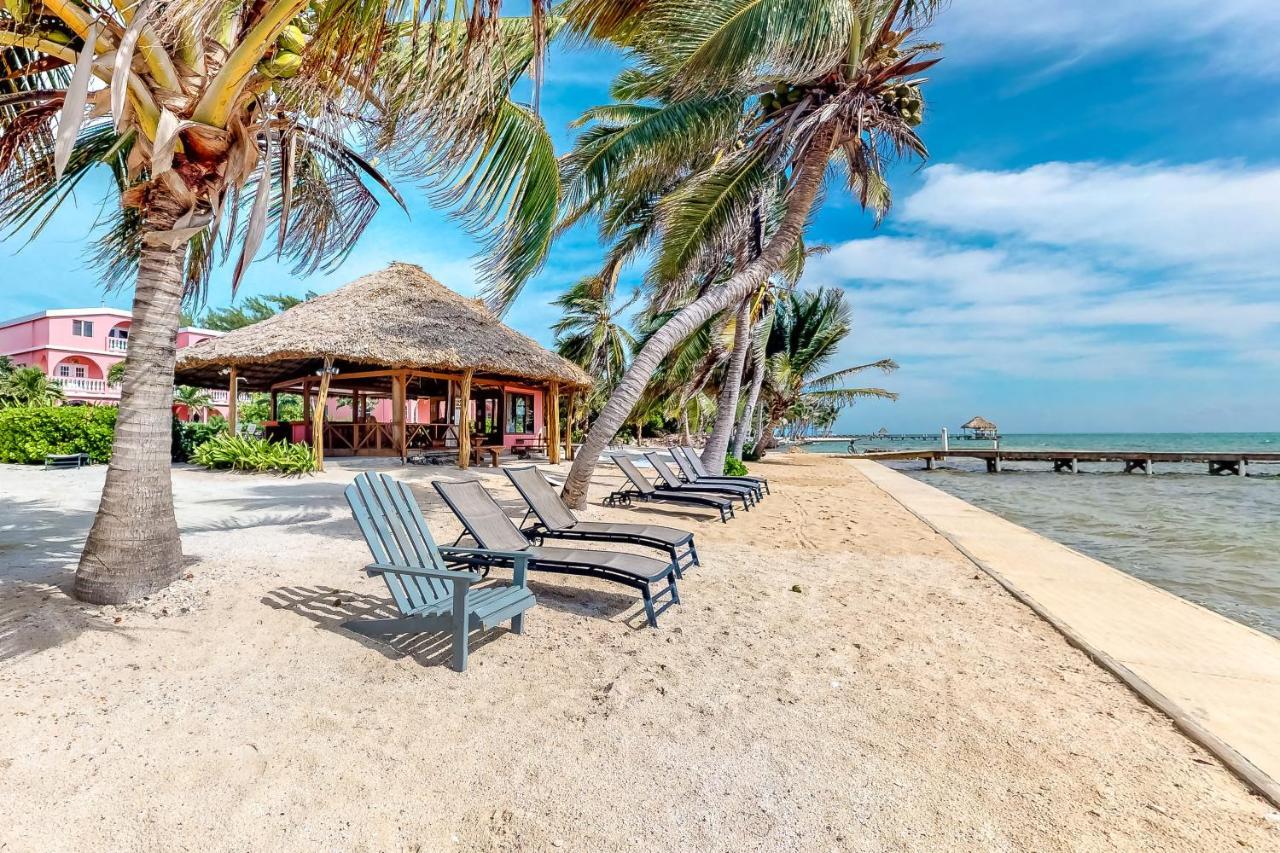 Palm @ Caribe Island Apartment ซานเปโดร ภายนอก รูปภาพ